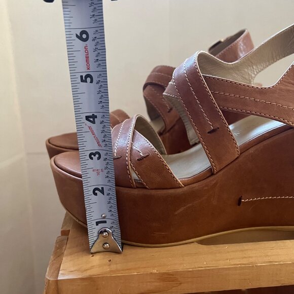 Stuart Weitzman Size 8.5 Brown Leather Strappy Slingback Wedge Heel Sandals - Picture 16 of 16